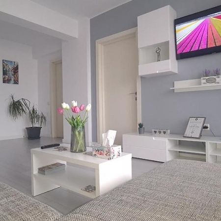 Stefania Sweet Apartament Орадя Экстерьер фото